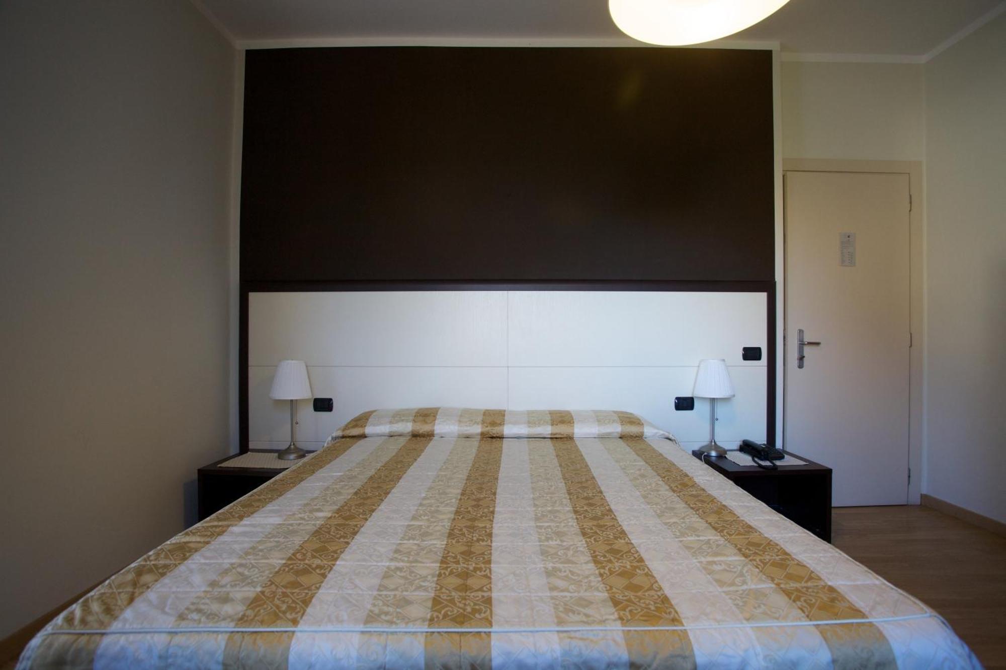 Hotel Lido Ranco Rom bilde